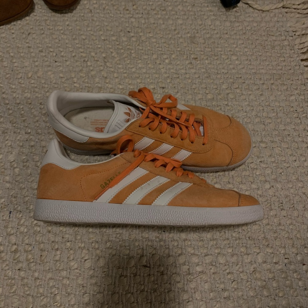 Adidas Women’s Gazelle Sneaker Size 8.5 W